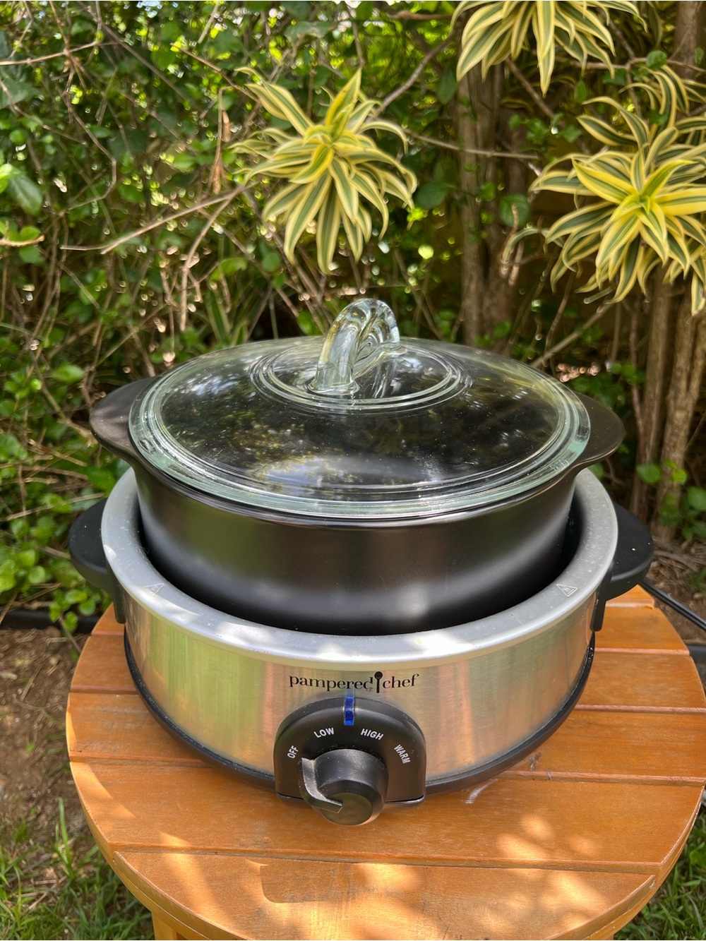 Pampered Chef RockCrok Slow Cooker with Glass Lid - Black